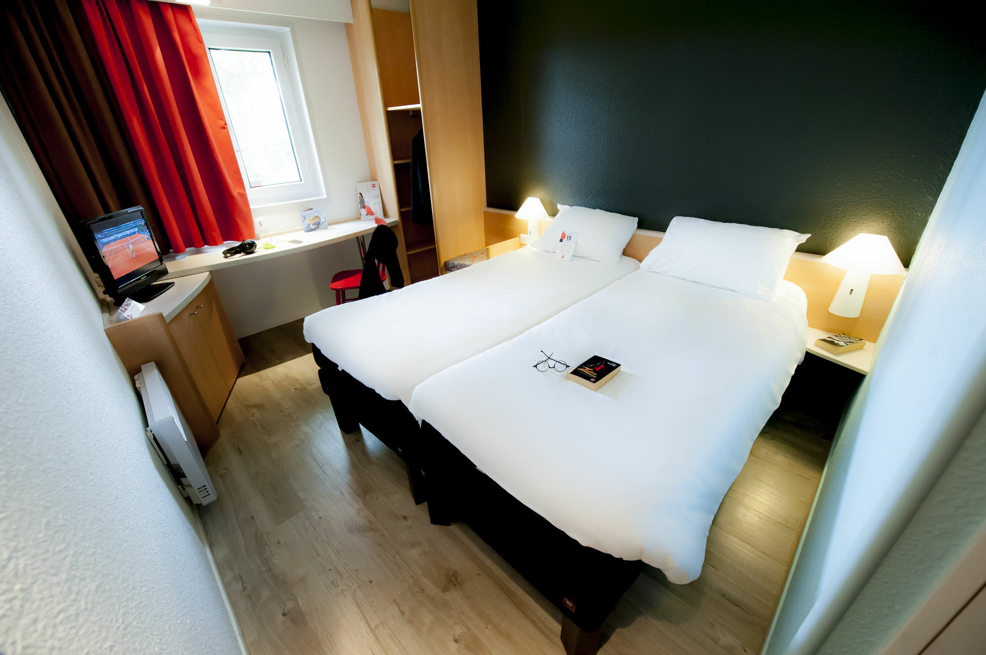 Hotel Ibis Quimper Exterior foto